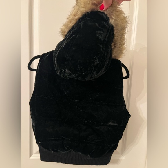 Old navy small Cozy Black velvet velour vest with brown faux fur hood - Picture 8 of 14